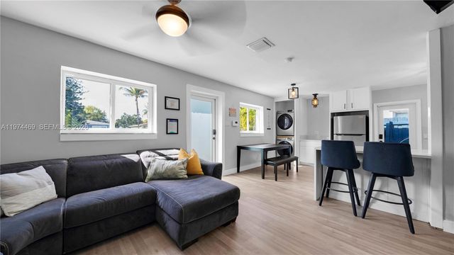 1300 NW 7th Ave, Fort Lauderdale, FL 33311