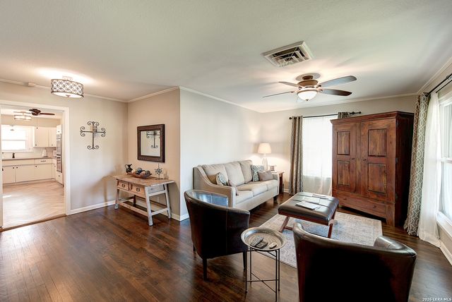 110 Eastley, San Antonio, TX 78217