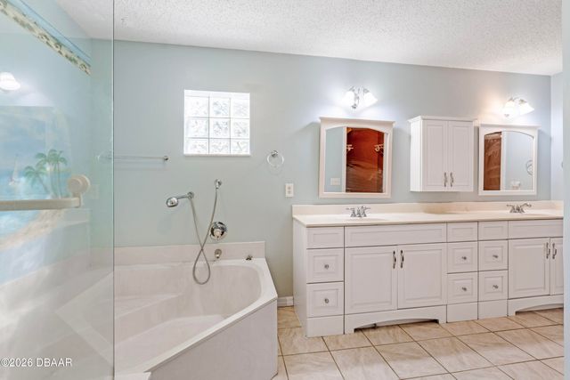 255 Braeburn Circle, Daytona Beach, FL 32114