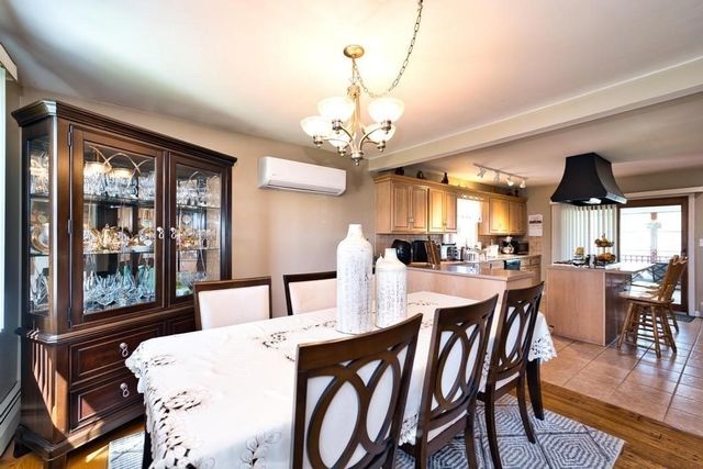 70 River Road, Somerset, MA 02726