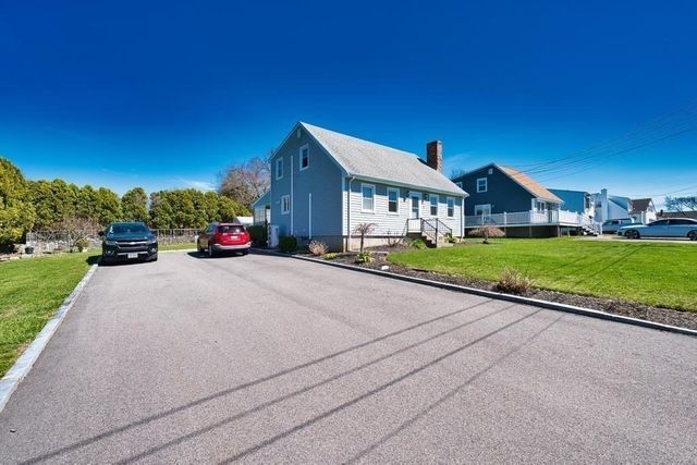 70 River Road, Somerset, MA 02726
