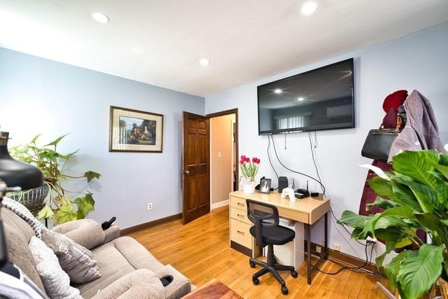 70 River Road, Somerset, MA 02726