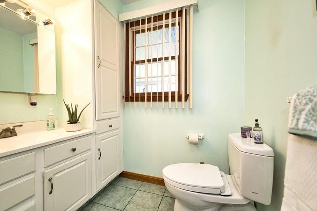 70 River Road, Somerset, MA 02726