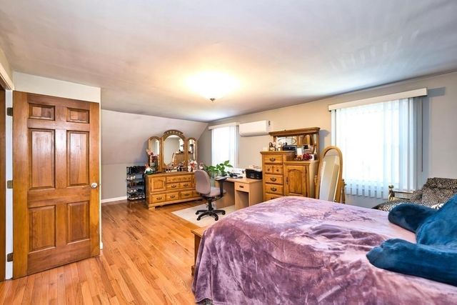 70 River Road, Somerset, MA 02726