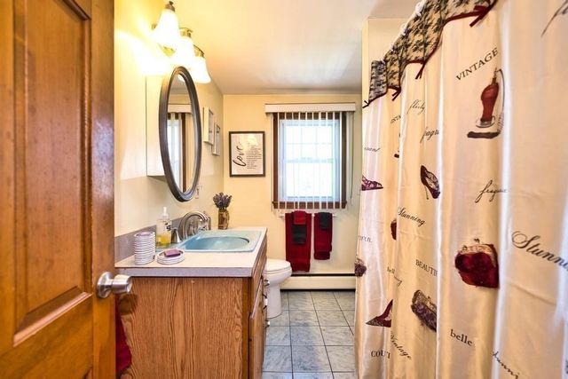 70 River Road, Somerset, MA 02726