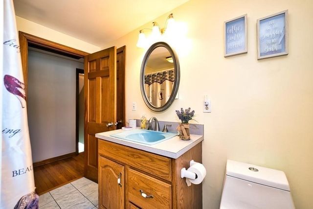 70 River Road, Somerset, MA 02726