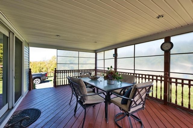 70 River Road, Somerset, MA 02726