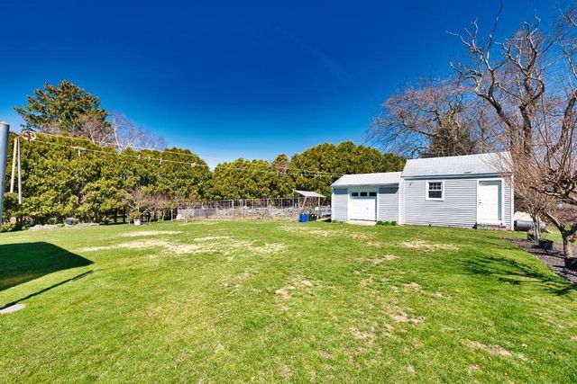 70 River Road, Somerset, MA 02726