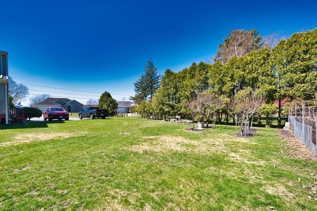 70 River Road, Somerset, MA 02726