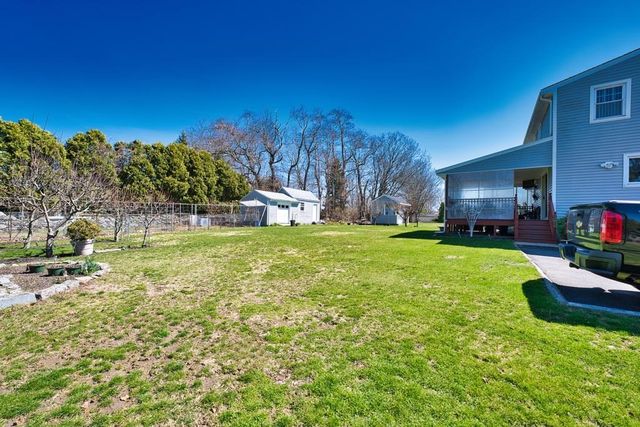 70 River Road, Somerset, MA 02726