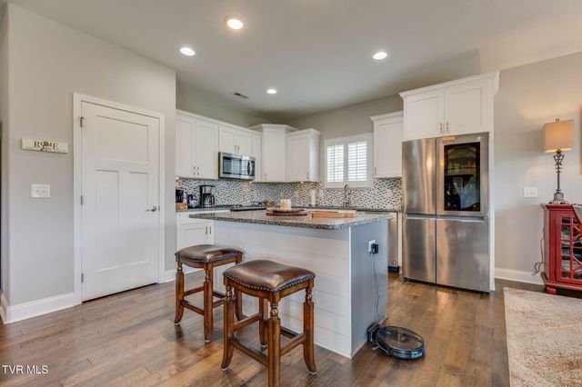 3305 Cottage Green Court, Kingsport, TN 37664