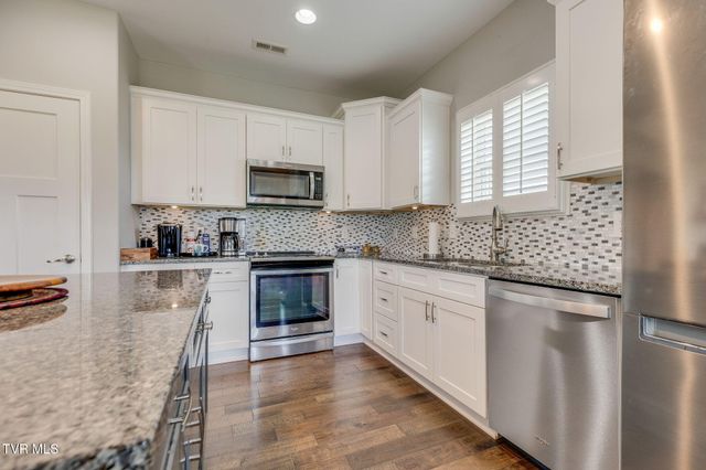 3305 Cottage Green Court, Kingsport, TN 37664