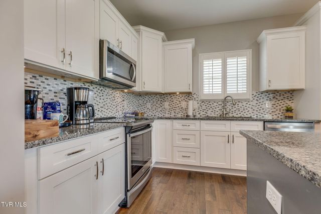 3305 Cottage Green Court, Kingsport, TN 37664