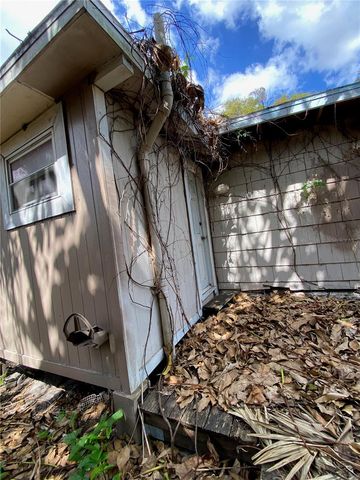 6909 N NAVIN AVENUE, Tampa, FL 33604