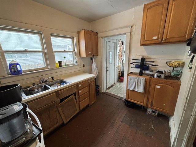 1517 E Stockbridge Avenue, Kalamazoo, MI 49001