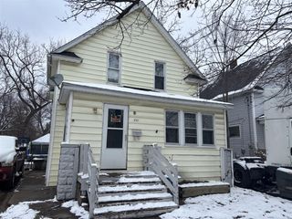 1517 E Stockbridge Avenue, Kalamazoo, MI 49001
