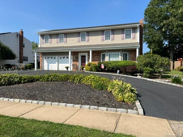 32 Columbine Lane, Kings Park, NY 11754