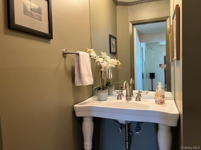 32 Columbine Lane, Kings Park, NY 11754