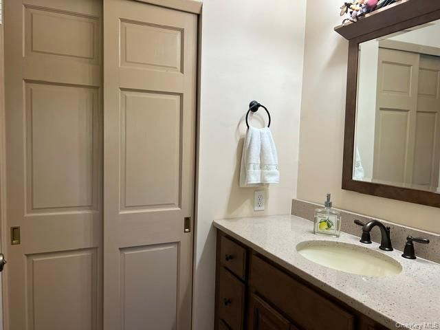 32 Columbine Lane, Kings Park, NY 11754