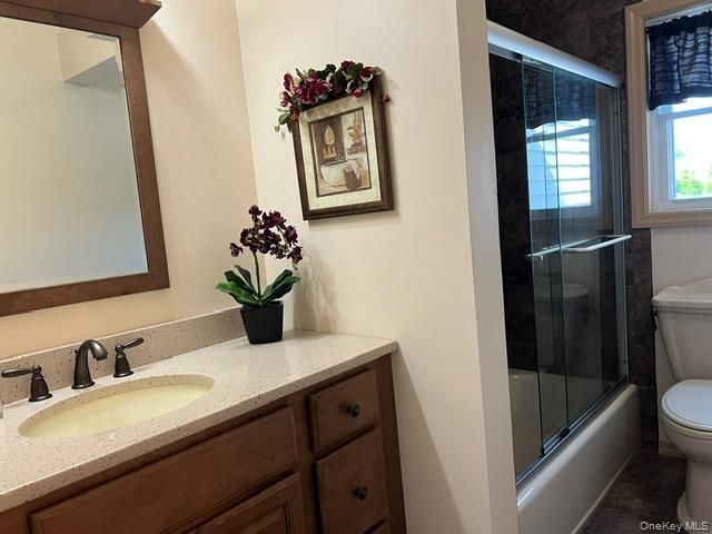32 Columbine Lane, Kings Park, NY 11754