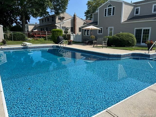 32 Columbine Lane, Kings Park, NY 11754