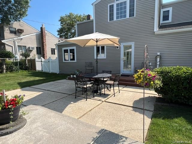32 Columbine Lane, Kings Park, NY 11754