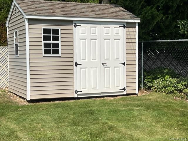 32 Columbine Lane, Kings Park, NY 11754