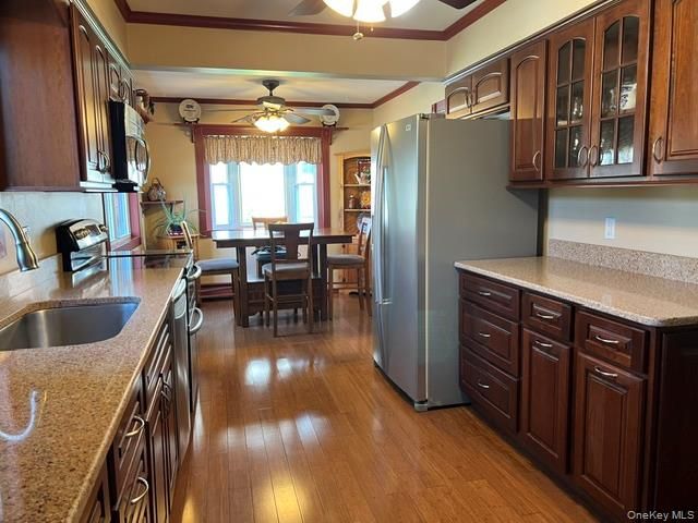 32 Columbine Lane, Kings Park, NY 11754