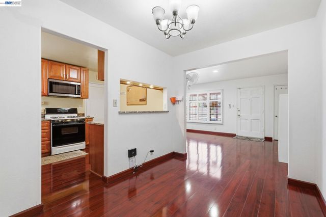 2043 Reynolds St, San Leandro, CA 94577