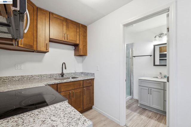 2043 Reynolds St, San Leandro, CA 94577