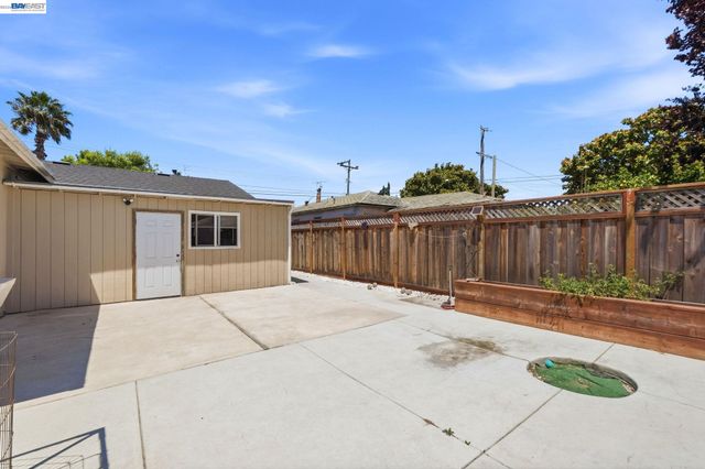 2043 Reynolds St, San Leandro, CA 94577