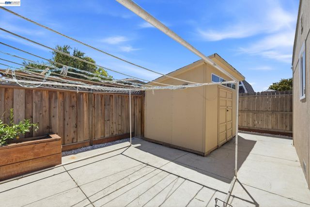 2043 Reynolds St, San Leandro, CA 94577