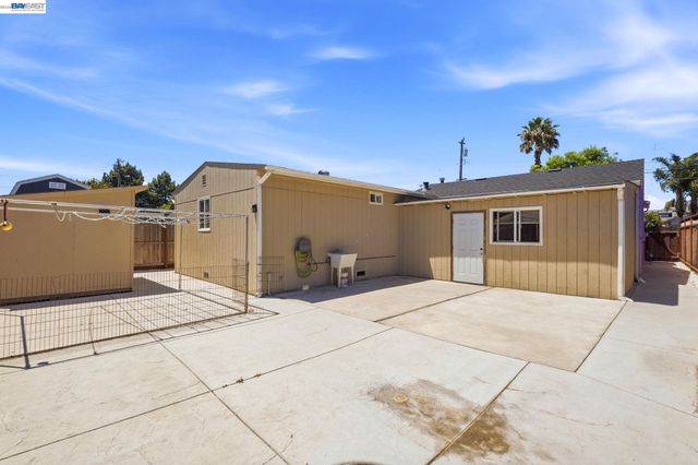 2043 Reynolds St, San Leandro, CA 94577