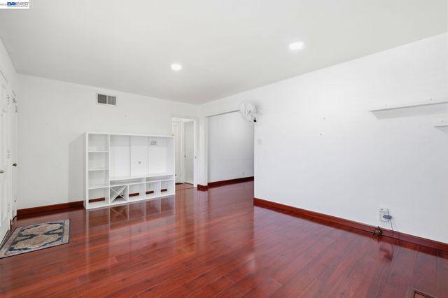 2043 Reynolds St, San Leandro, CA 94577