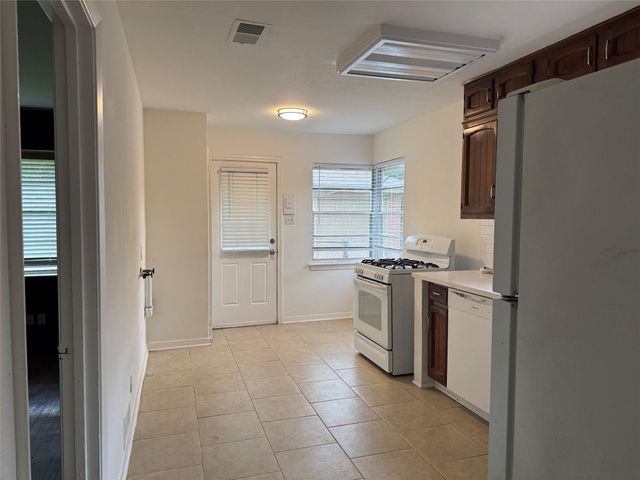 4013 Newshire Drive, Houston, TX 77025