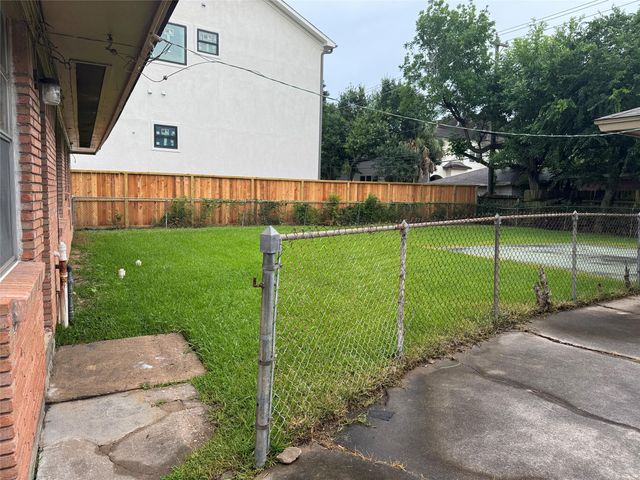 4013 Newshire Drive, Houston, TX 77025