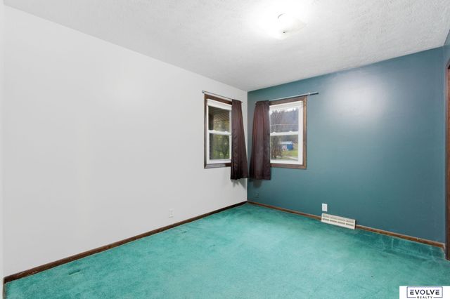 155 Parkwood Drive, Council Bluffs, IA 51503