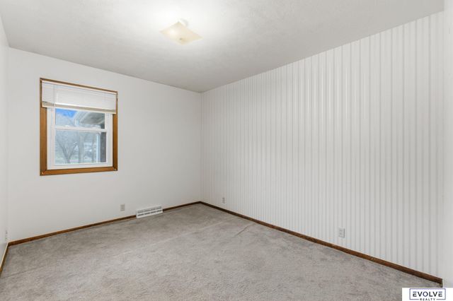 155 Parkwood Drive, Council Bluffs, IA 51503