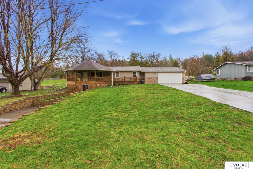 155 Parkwood Drive, Council Bluffs, IA 51503