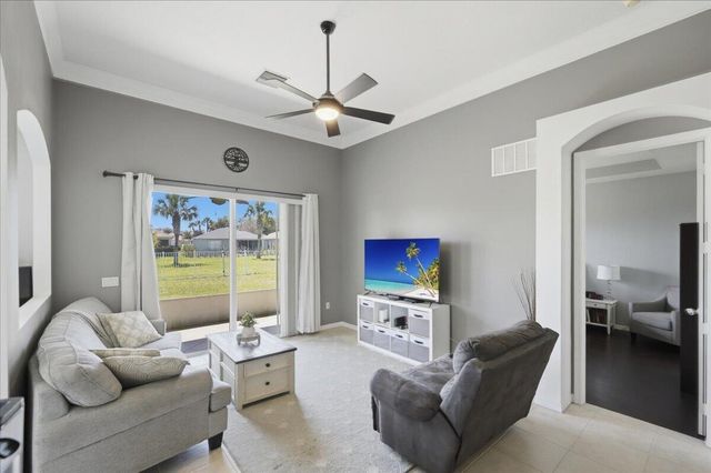 399 SW Lake Forest Way, Port St. Lucie, Port St Lucie, FL 34986