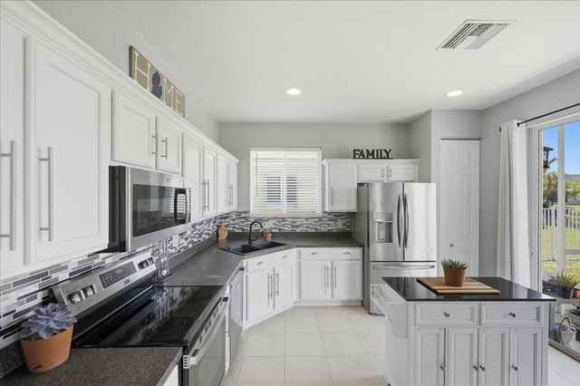 399 SW Lake Forest Way, Port St. Lucie, Port St Lucie, FL 34986