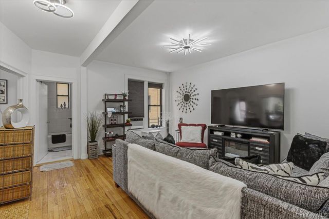 8374 Talbot Street 4D, Kew Gardens, NY 11415