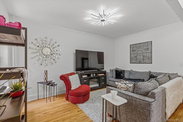 8374 Talbot Street 4D, Kew Gardens, NY 11415