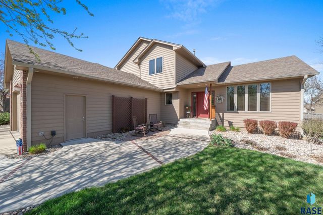 1400 S Dundee Dr Drive, Sioux Falls, SD 57106