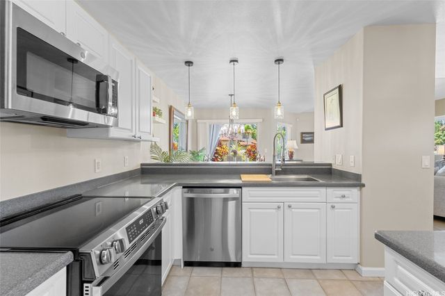 94-642 Lumiauau Street B4, Waipahu, HI 96797