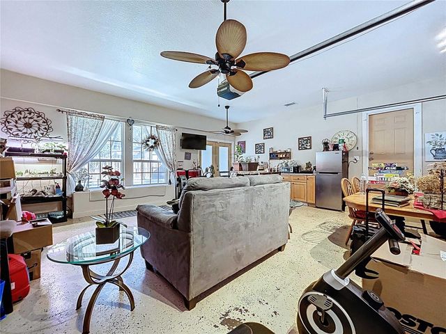 717 W END CRESCENT N, Lakeland, FL 33803