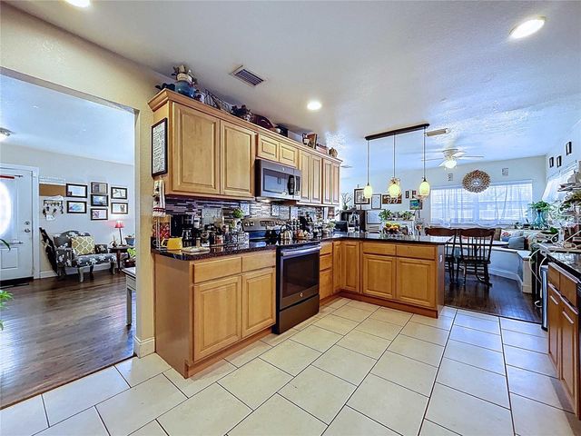 717 W END CRESCENT N, Lakeland, FL 33803