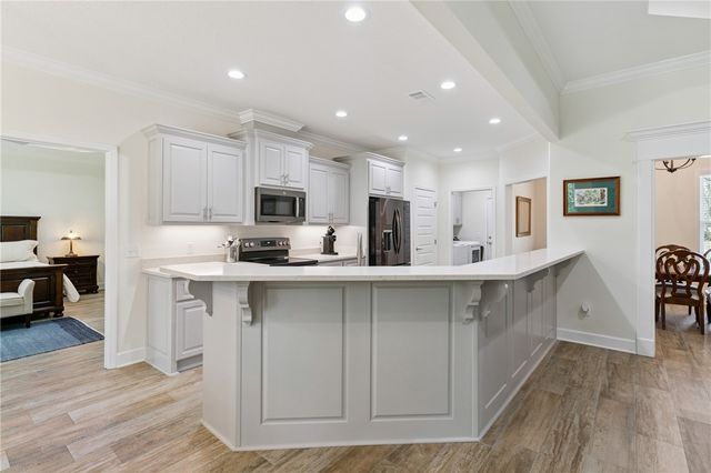 96 E Lake Trail, Waverly, GA 31565