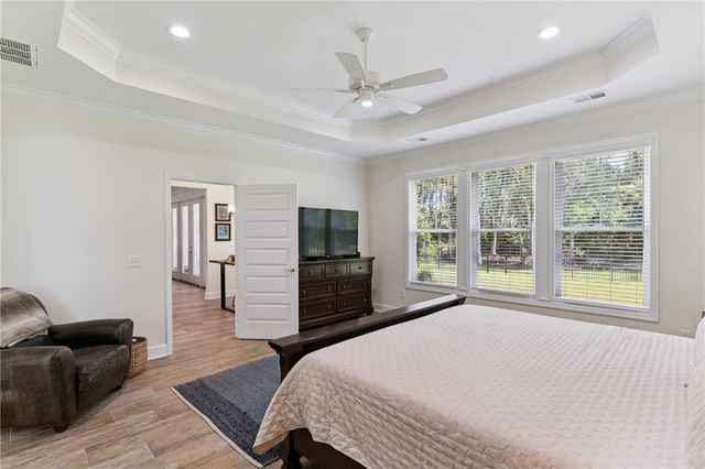 96 E Lake Trail, Waverly, GA 31565