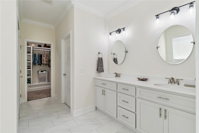 96 E Lake Trail, Waverly, GA 31565